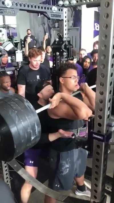 This guy squatted 450 pounds.