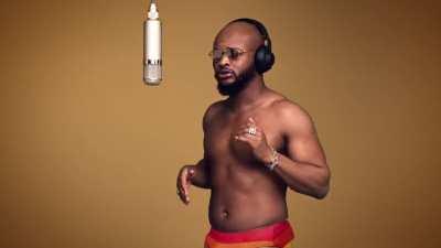 Yooooo this mf voice dont even match his body 😩😩😩