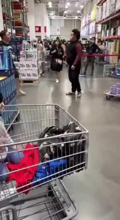 COSTCO black friday boxing in Taiwan