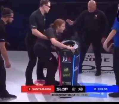 Why is this even a sport LMFAOOO🤣🤣 