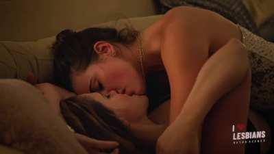 Retro Scenes: Sophia Bush & Jacqueline Toboni - 