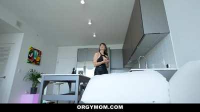 Lexi Luna - Hot Stepmom Rewarding Her Young Stepson For Good Behavior