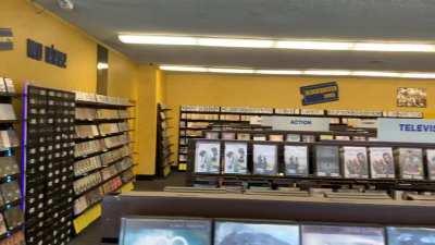 I heard you guys like zombie companies so I went to the last Blockbuster in the world in Bend Oregon. These guys know how to buy and hold. 💎 🙌 🦍