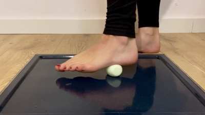 Want to see how it gets squished under my toes? 🤭