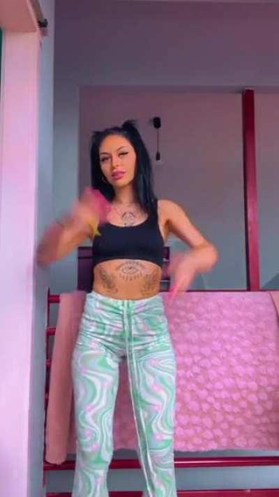 Wait till she turn around👌🏽