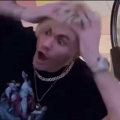 I make that face when doo fard shrek