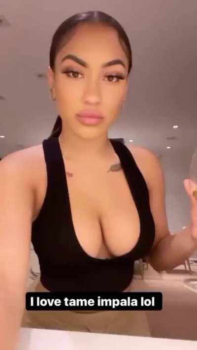 she can babysit me like that champagne glass anytime