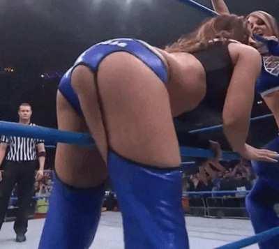 Madison Rayne shaking her 🍑