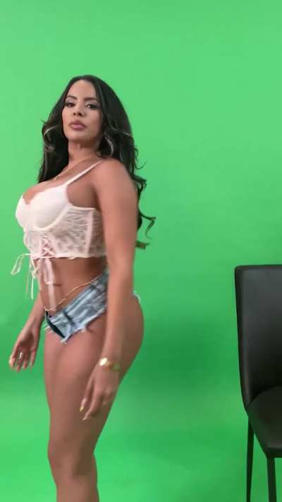 Luna Star Big Booty BTS at Brazzers