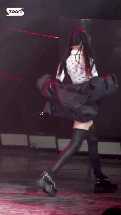 키스오브라이프 나띠 ’Bad News‘ (KISS OF LIFE NATTY FanCam) @SBS Inkigayo 231112