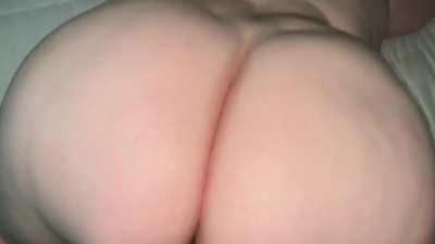 White bbw loves it from the back👏🏼