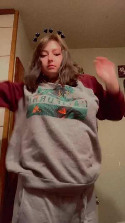 Would you like getting my nudes at work? 🥺❤️