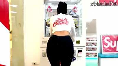 Big ass, tight jeans