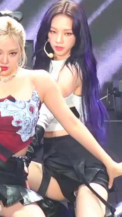 So close 😺 holy shit Karina