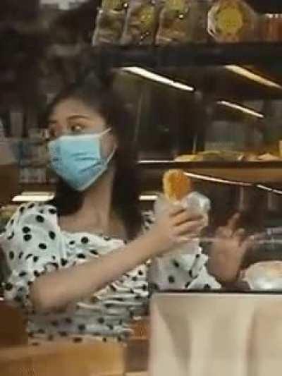 How to eat when masks are mandatory