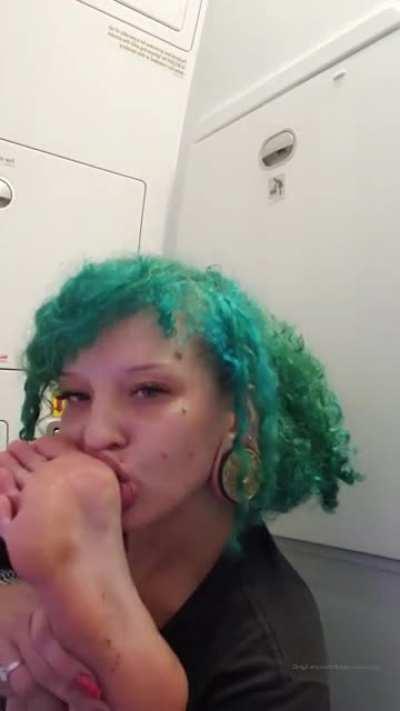 VIP User post, DM for folders