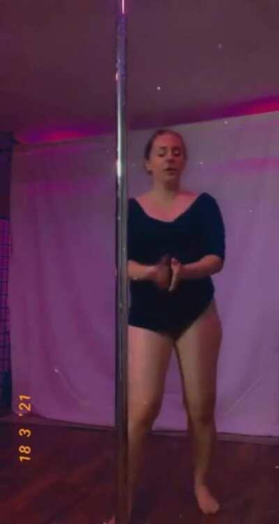 Guys I learn a new trick on the pole I’m so excited I had to share it