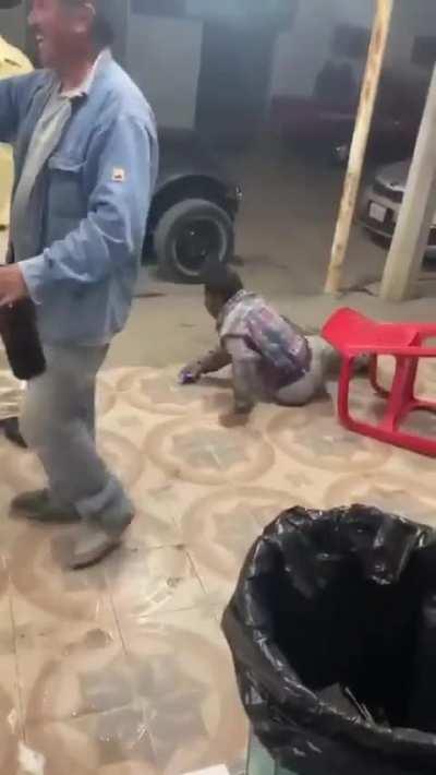 La raza se prendio despues de ver la pelea del Canelo esta noche