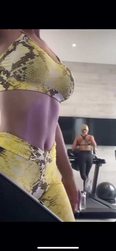 Kylie Jenner big Booty Jiggle