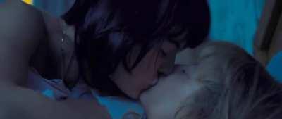 Emma Stone and Andrea Riseborough in Battle of The Sexes 