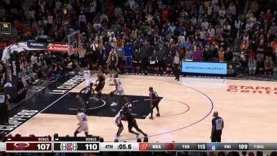 [Highlight] Lowry lays it in with 4.9 left to cut the Clippers lead to 1