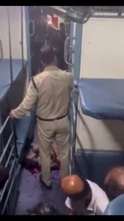 An RPF constable shot dead his own senior and three poor Muslims on a train as the train departed Mumbai enroute Jaipur