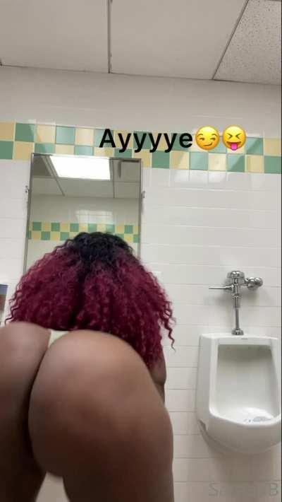 Sarah Get her Free F0lder Below👇