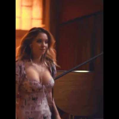 Sydney Sweeney huge bouncing in slow-motion