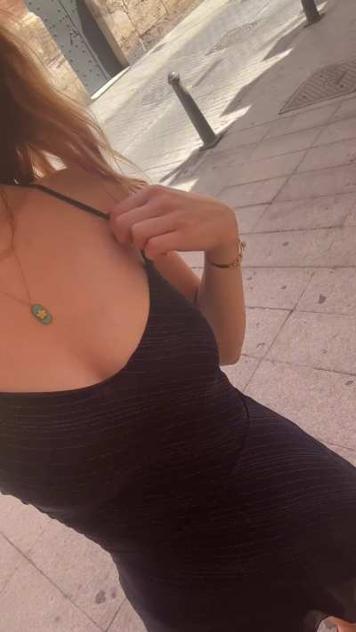 Super duper stealthy Boob Flashing