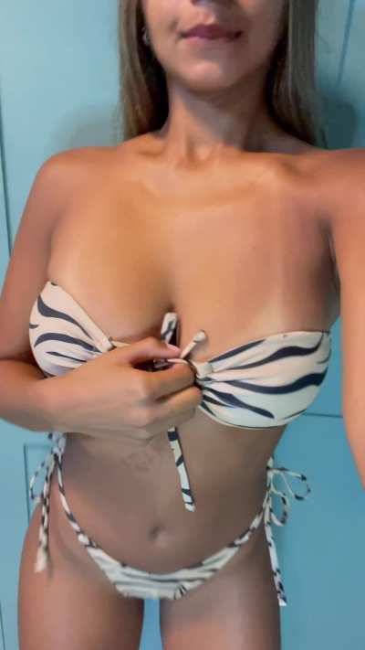 Busty, bouncy and perky ❤️😋