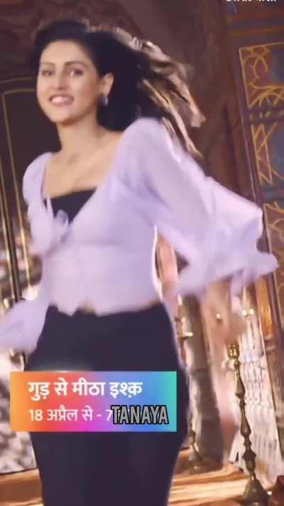 Perfectly bouncing #navel #boobs #mallikasinghhot