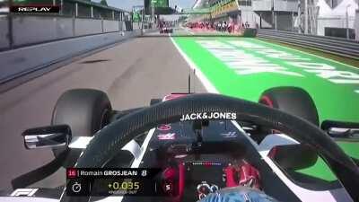Angry Grosjean hits his steering wheel after Q1 elimination