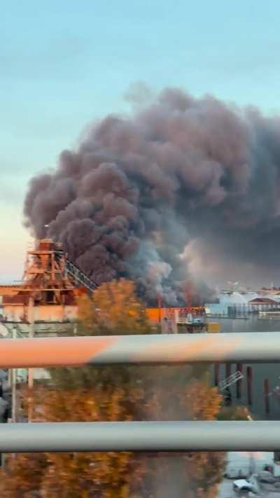 Fire Video at Oak Street Bridge 9:10pm
