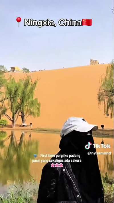 Burqa/Niqab Muslim Women in China.
