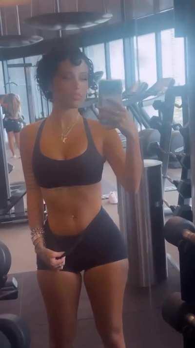 Malu Trevejo at the Gym 😍