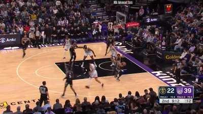 [Highlight] DeAndre Jordan with some friendly advice for Malik Monk