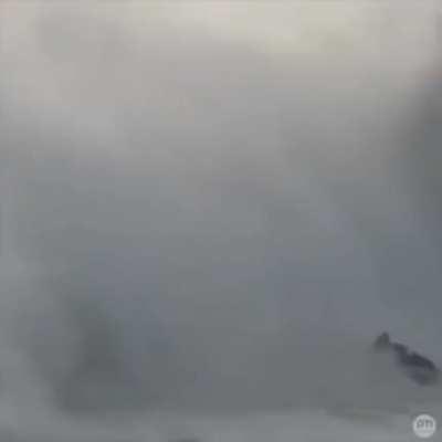 Hold your breath! Last second rescue