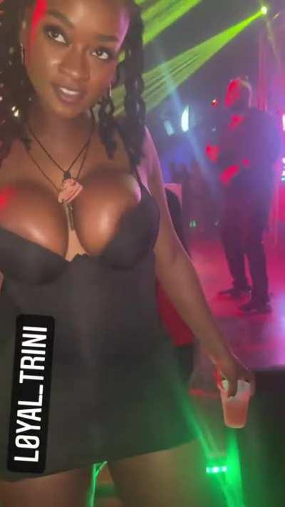 Trinity shaking it to a classic dancehall tune 🇹🇹