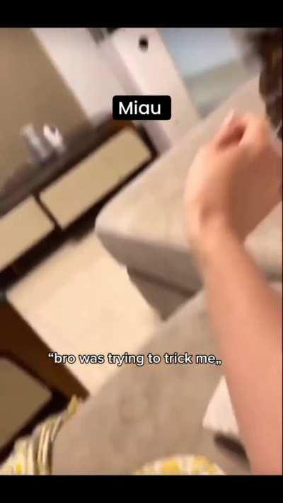 I'd rather get hurt than my cat 😭