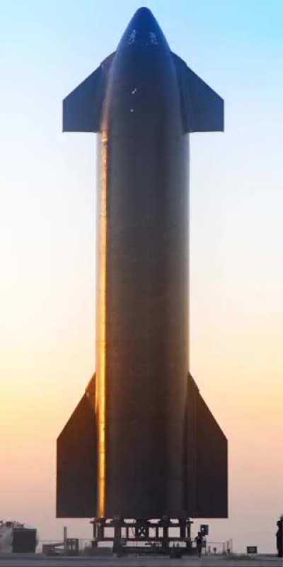 Starship put into scale by @Cooper_Hime on Twitter