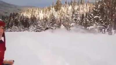 🔥 Moose running through deep snow