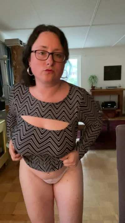 Anyone on here a fan of single curvy moms like me?