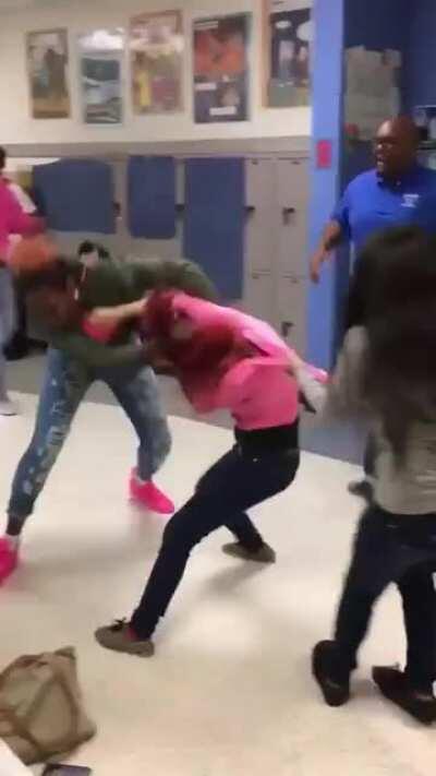 Battle Queen Fatarina trying to blink on a dagger but Valkyrie Queen Rell keeps cockblocking her