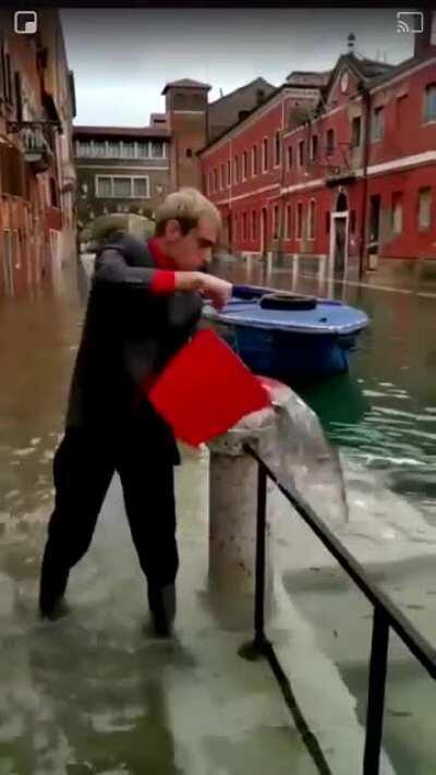 Anubhav Sinha trying to absolve Kjo