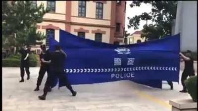 don’t mess with chinese police