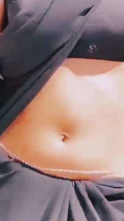 Another black saree 🤤🤤🤤🤤🤤