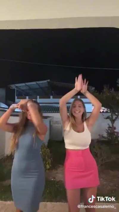 Busty White Top @francescasalerno_