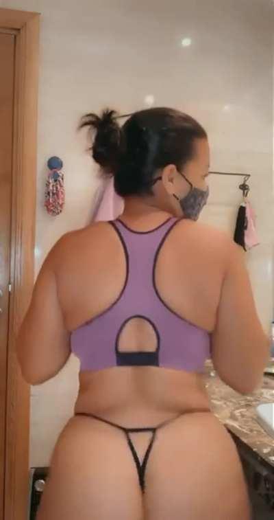 42yo, hubby disinterest is killing my confidence so I m flashing you the thrills (f)