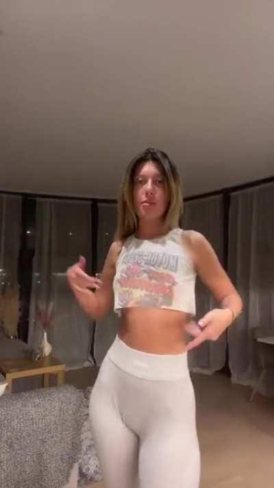 That 🐫 toe tho😳