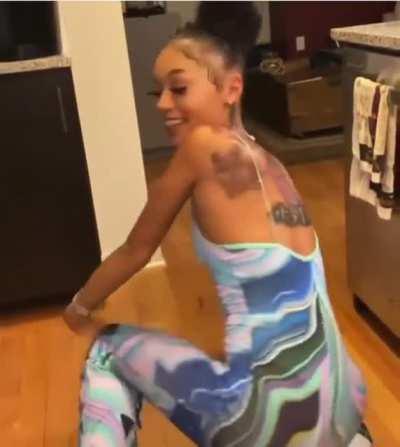 She’s a slim baddie 🔥